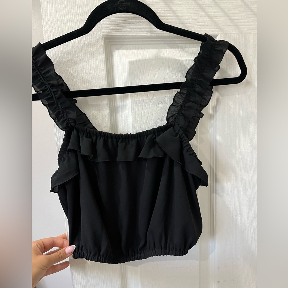 Black aritzia crop top